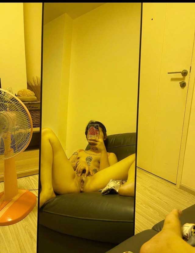 สาวไทยสักลายถ่ายรูปโชว์หี1