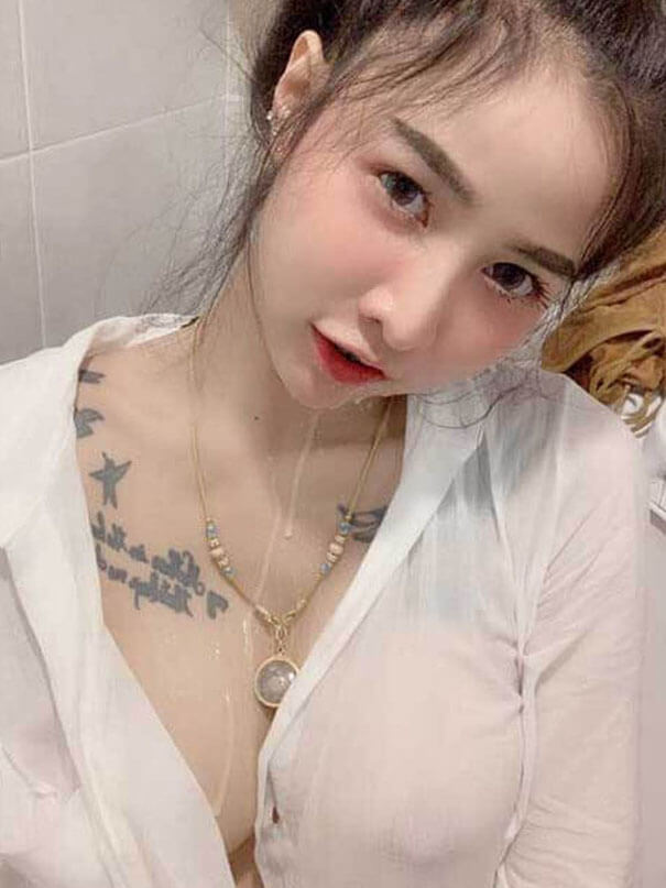 รูปสาวสวย นมเด้งยืนอาบน้ำ 1